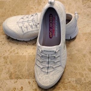 Sketchers Shoes Womens White Sneakers